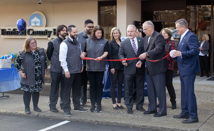 Mill Plain Branch Ribbon Cutting